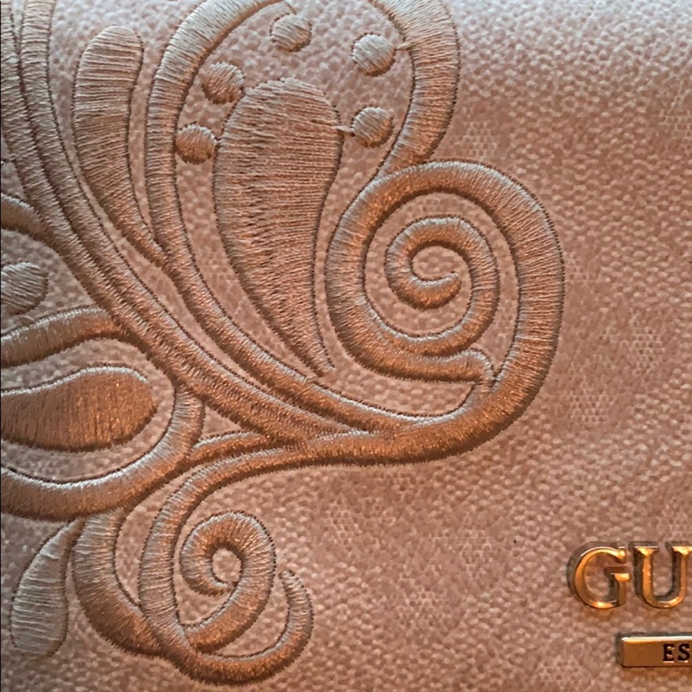 Pink GUESS wallet - Picture 3 of 5